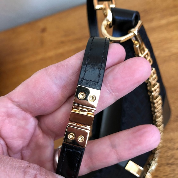 Givenchy small cut out black monogram crossbody bag - Picture 6 of 13